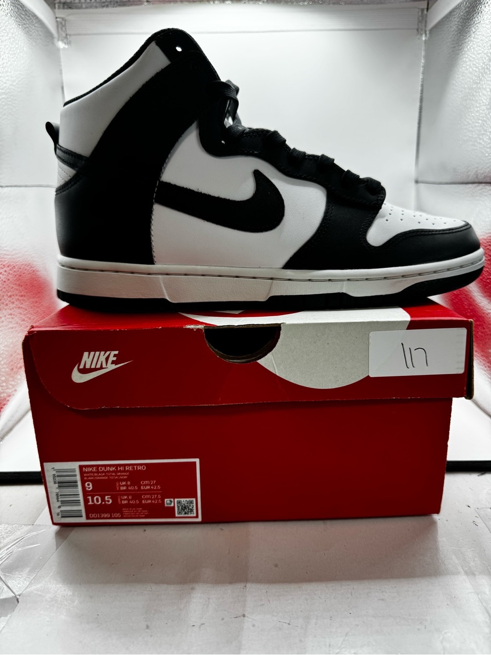 Nike Men’s High-Top Sneaker in Black/White
